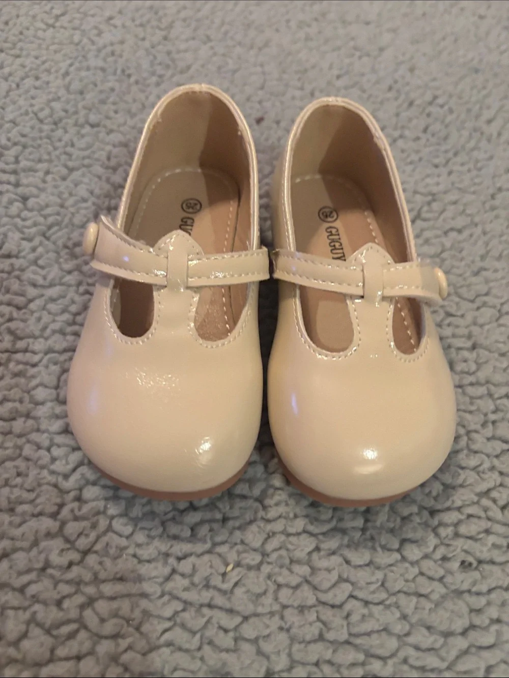 NWOT GUGUYeah Toddler Cream Patent Mary Jane Dress Shoes